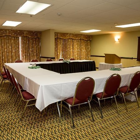 Ramada Plaza Rochester Airport Εξωτερικό φωτογραφία