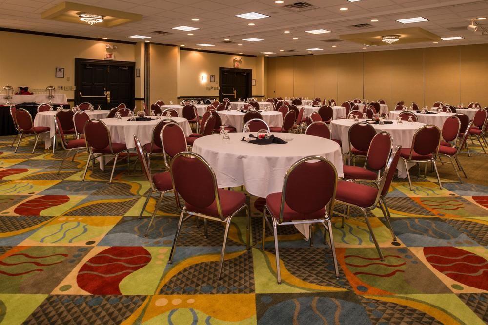 Ramada Plaza Rochester Airport Εξωτερικό φωτογραφία