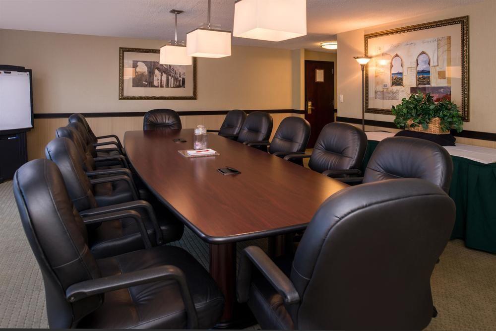 Ramada Plaza Rochester Airport Εξωτερικό φωτογραφία