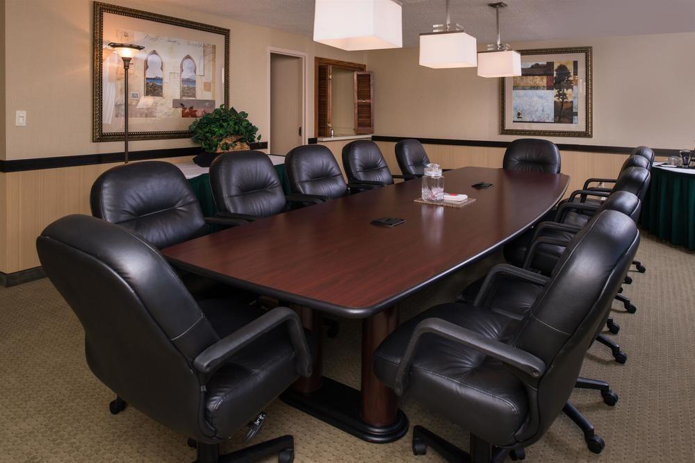 Ramada Plaza Rochester Airport Εξωτερικό φωτογραφία
