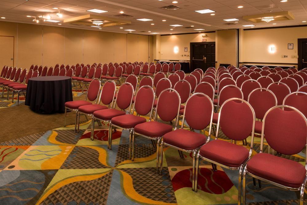 Ramada Plaza Rochester Airport Εξωτερικό φωτογραφία
