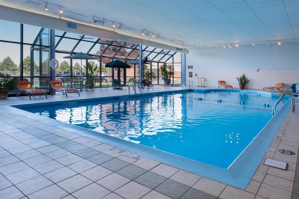 Ramada Plaza Rochester Airport Εξωτερικό φωτογραφία