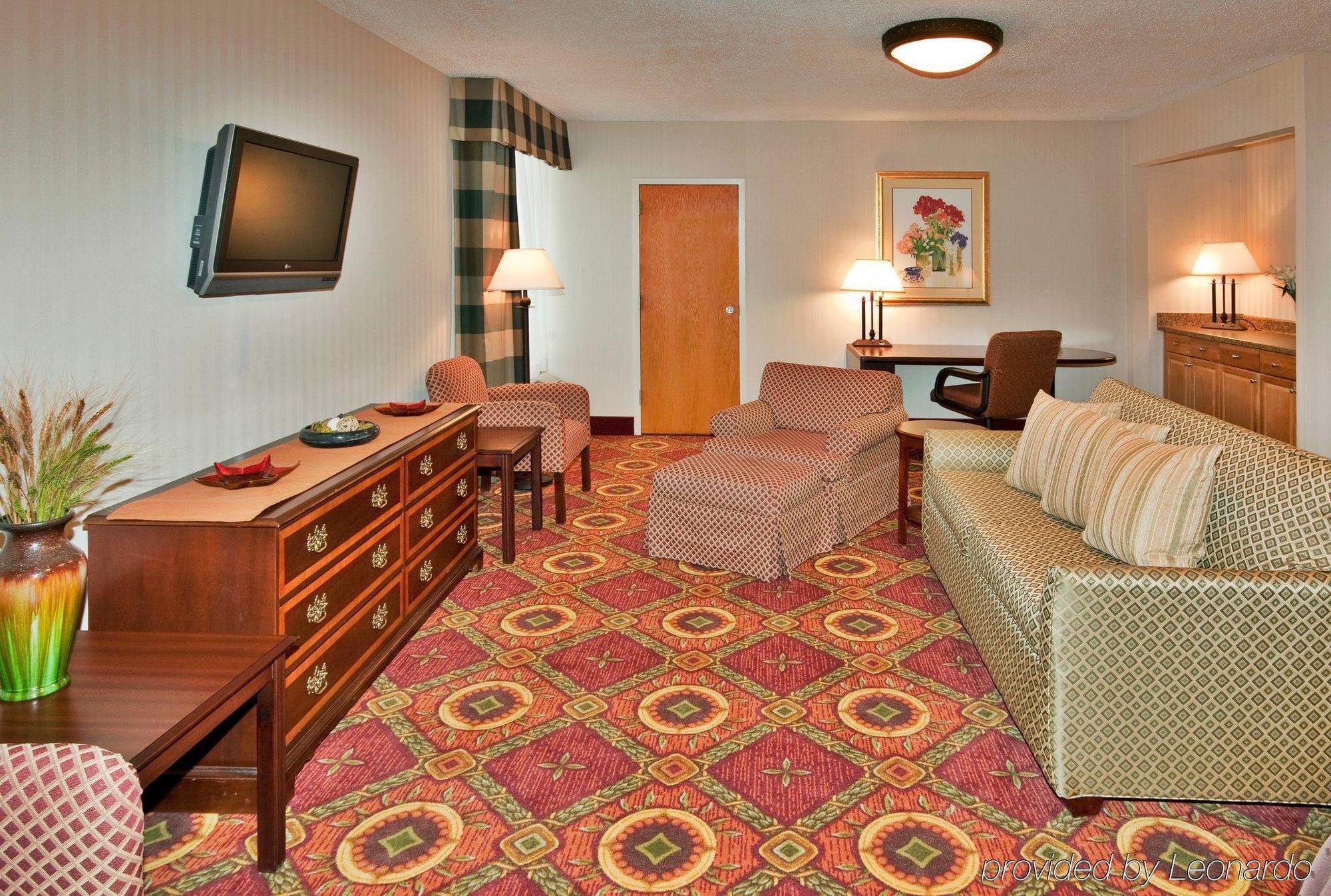 Ramada Plaza Rochester Airport Εξωτερικό φωτογραφία