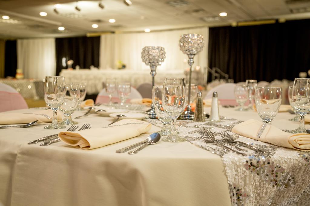 Ramada Plaza Rochester Airport Εξωτερικό φωτογραφία