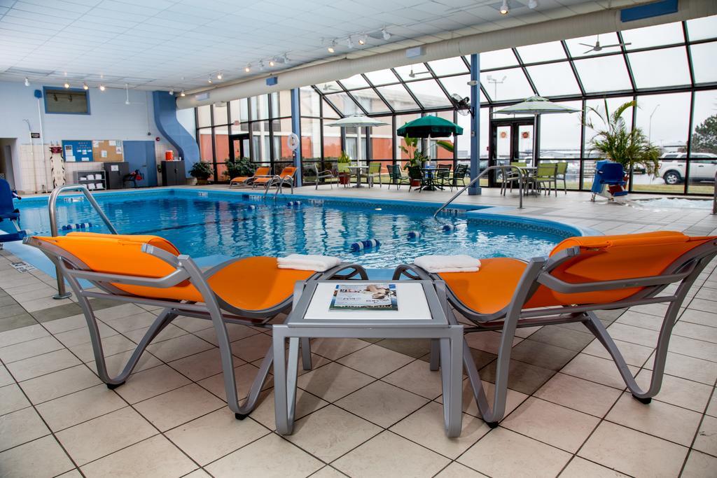 Ramada Plaza Rochester Airport Εξωτερικό φωτογραφία