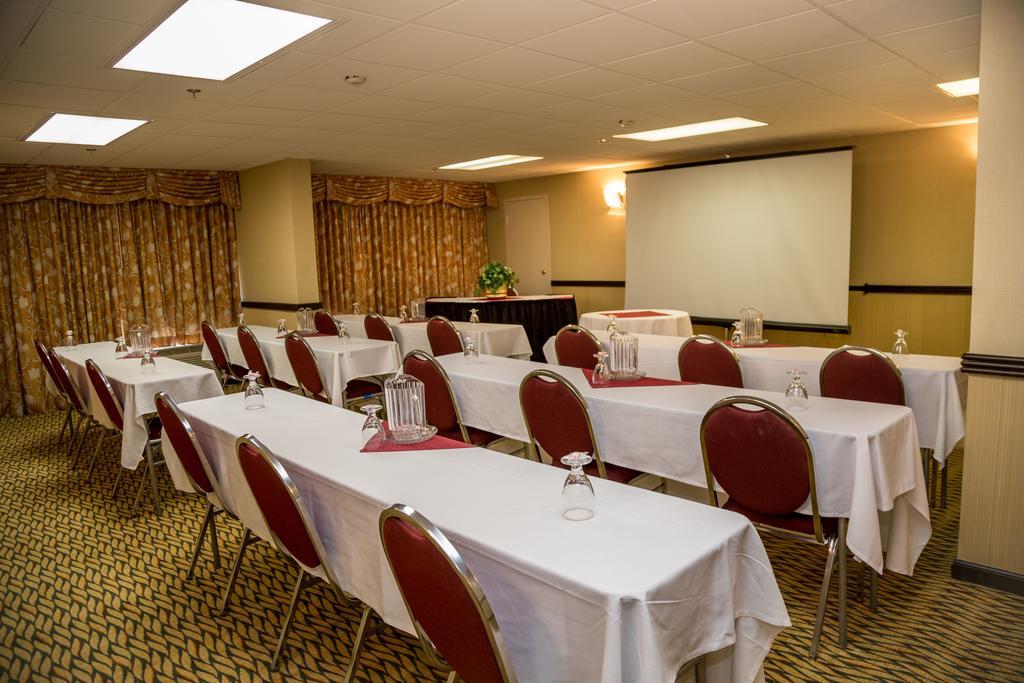 Ramada Plaza Rochester Airport Εξωτερικό φωτογραφία