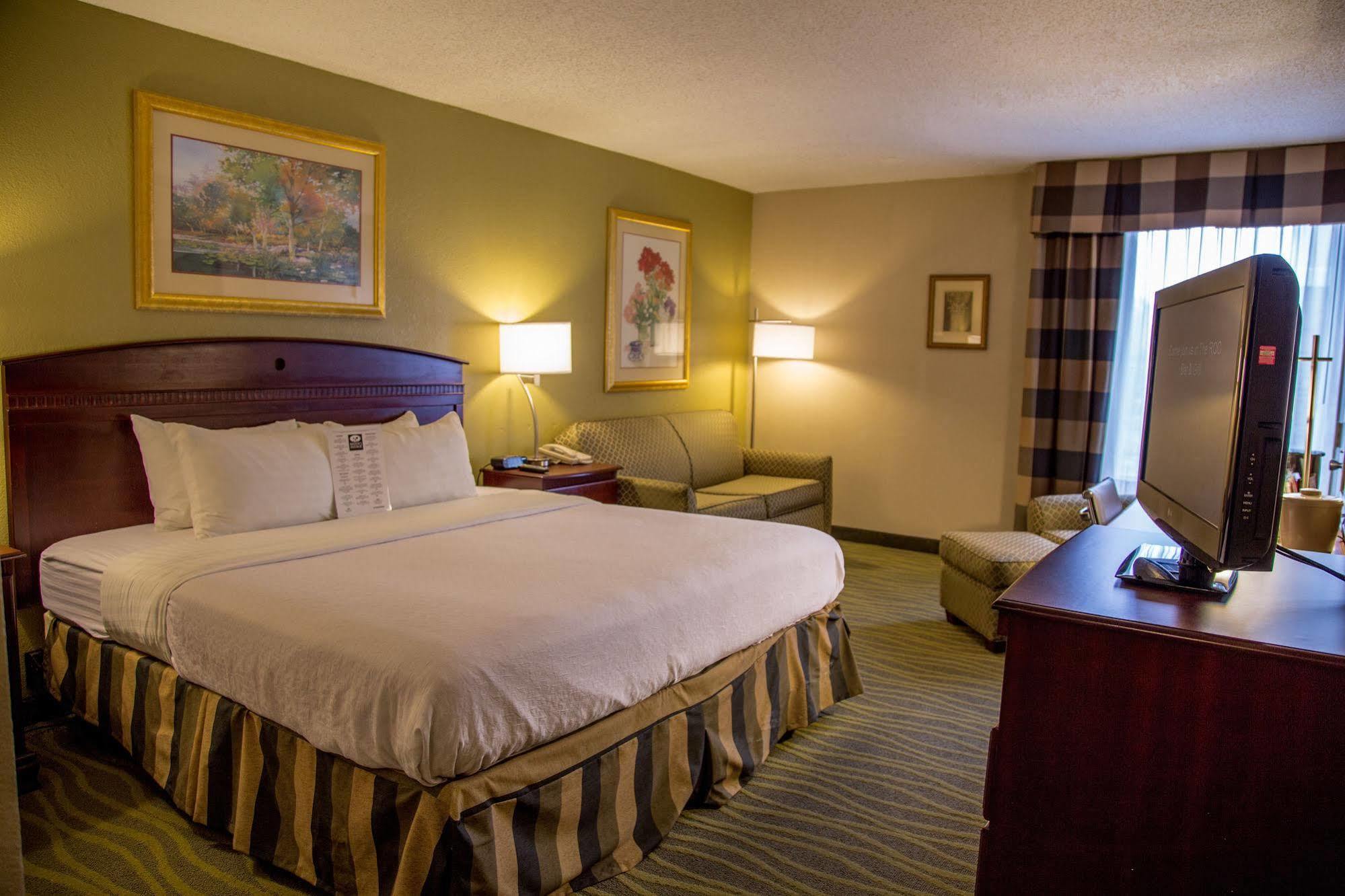 Ramada Plaza Rochester Airport Εξωτερικό φωτογραφία