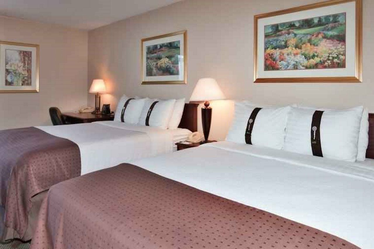 Ramada Plaza Rochester Airport Εξωτερικό φωτογραφία