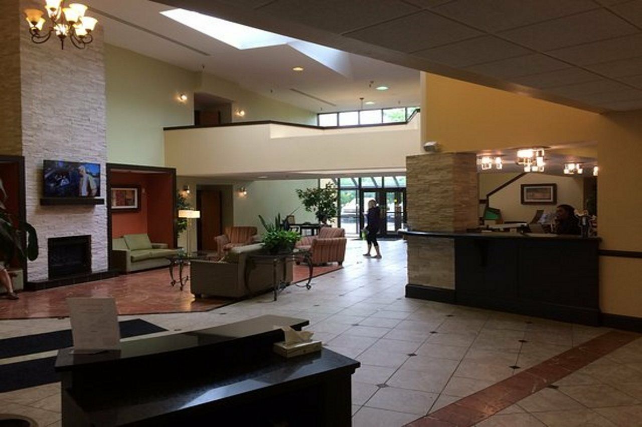 Ramada Plaza Rochester Airport Εξωτερικό φωτογραφία